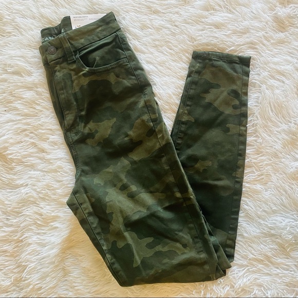 NWT AE Curvy Ripped Camo High Waisted Jegging Jeans - Picture 6 of 15